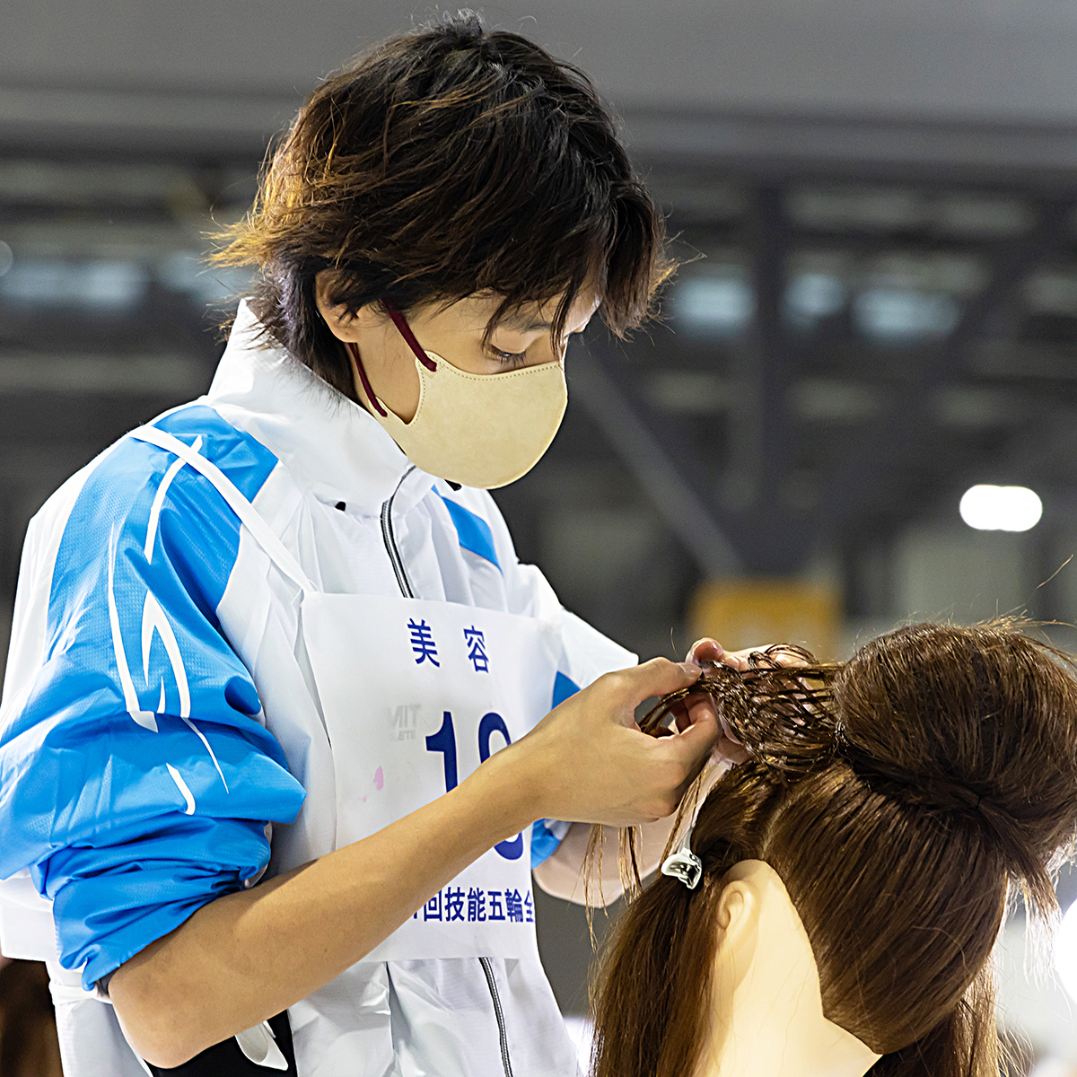 技能五輪全国大会「美容」職種！ ポイント③ 多様な技術を一つひとつ確実にこなしていくことで、スピーディーな動作を実現することができます #WorldSkills #WorldSkillsJapan #技能五輪全国大会 #NationalSkills #美容 #Hairdressing