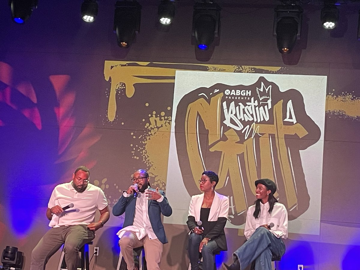 #medutainment, @blackingastro a sold out DC event… 20 bucks for food, drinks, a comedy show, music and GI education! A winning formula! Such great audience participation and questions! Tx to @SophieBalzoraMD and @realDoctorUgo for expert event coordination!