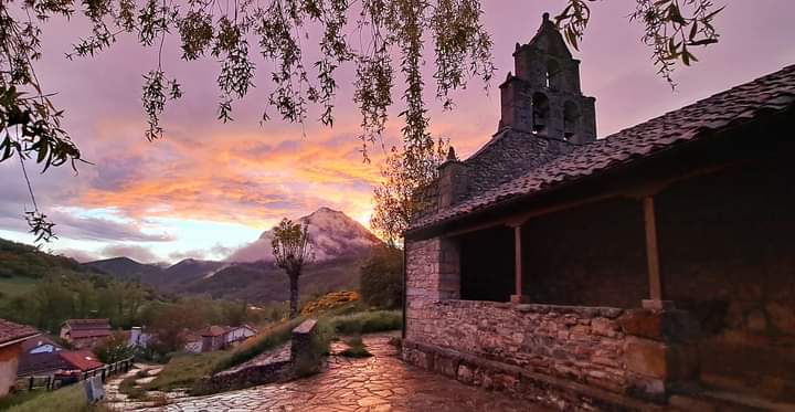 Luliirvalbu's tweet photo. H ☀️ r c ▲d a s
💛🌿🌼💜🌫🏠🧡
📸 León Rodríguez
#Horcadas
#leonesp 🦁❤ https://t.co/ORO3h1TozW