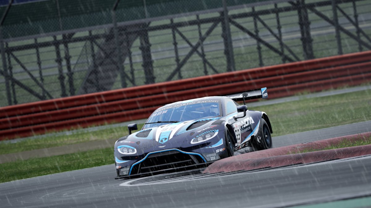 8H de Silverstone 

Hoy a las 15:00 empieza la carrera, <a href="/HydraSimSports/">HYDRA SimSports</a> sale en P1!

En directo por el canal de Twitch <a href="/Tvcompetizion/">TV COMPETIZIONE</a> 

#ISR | #8hSilverstone | #simracing