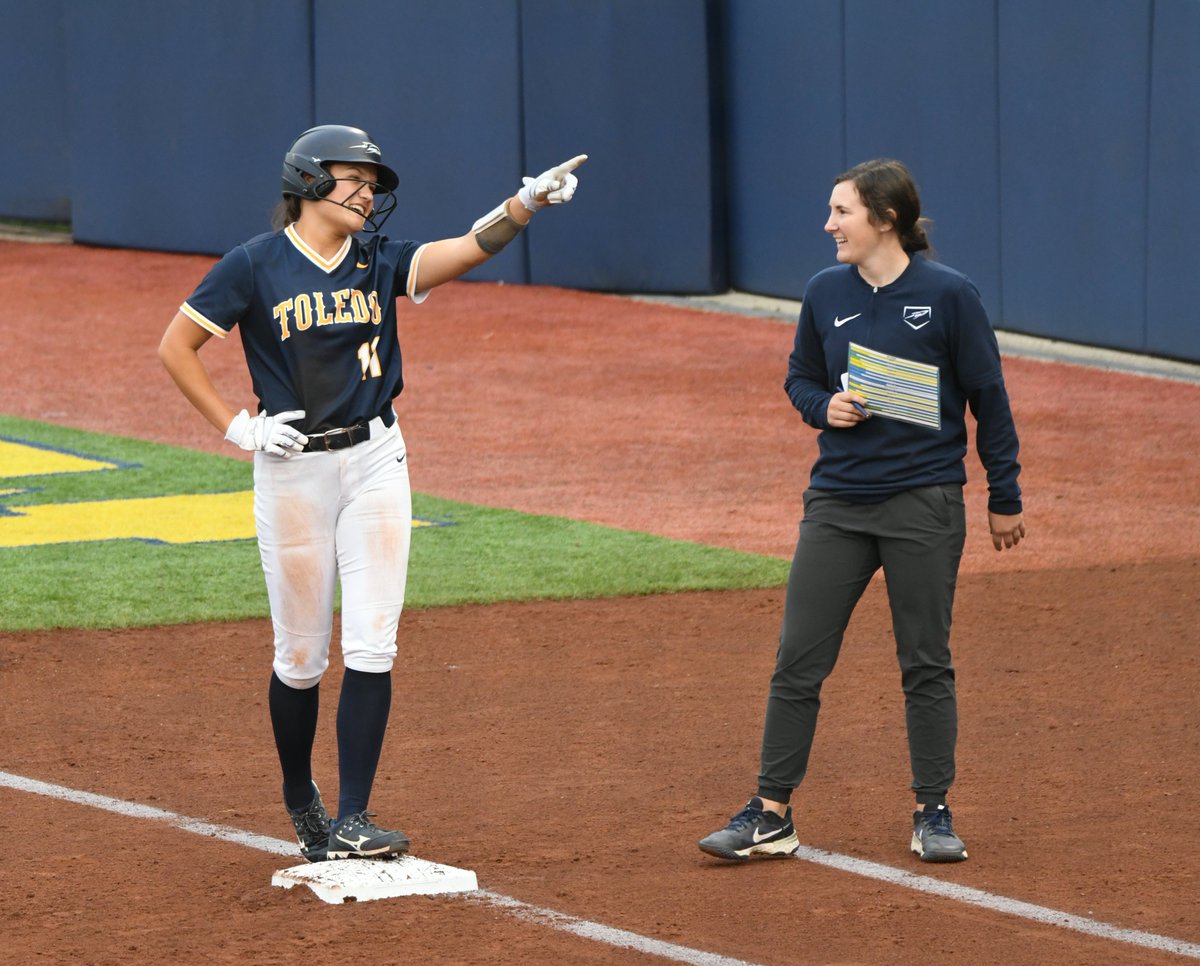 Toledo Softball (@toledosoftball) on Twitter photo Everyone be sure to go wish coach <a href="/kayla_noch/">Kayla Noch</a> a very Happy Birthday!!! ๐ฅณ๐
#TeamToledo #GLUE Everyone be sure to go wish coach <a href="/kayla_noch/">Kayla Noch</a> a very Happy Birthday!!! ๐ฅณ๐
#TeamToledo #GLUE