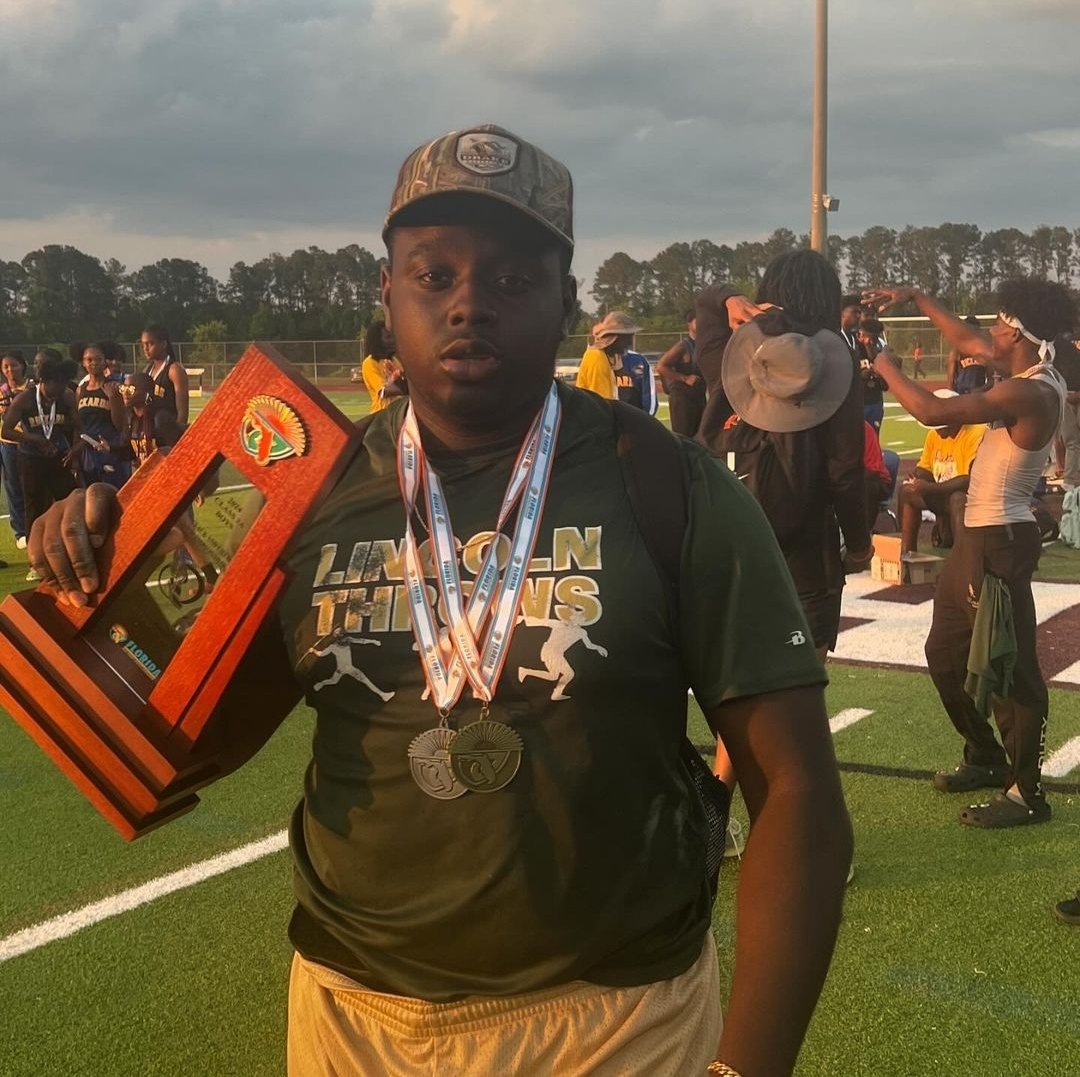 TallyZoom's tweet photo. Congrats goes out to 3A STATE CHAMPION and new school record holder, Mr. @_kendrickscott , c/o 2025!

🥇Discus  - 52.91m
🥈Shotput - 16.38m

#ZOOMSTRONG https://t.co/qcWUxel7QT