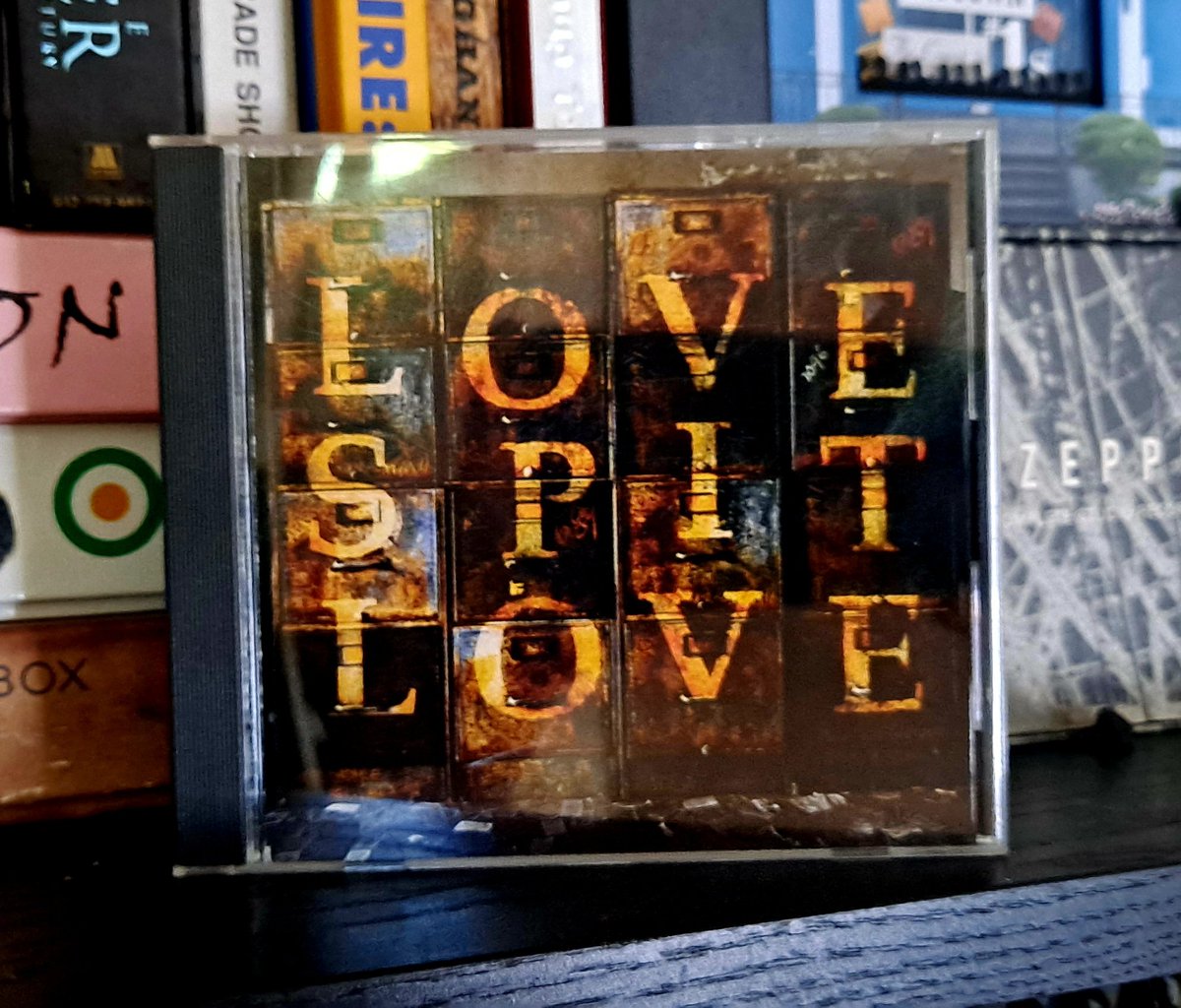 graychid's tweet image. Love Spit Love (1994)
#RockSolidAlbumADay2024
#SideProjects

The Furs took most of the 90s off. John Ashton went on to produce other artist&apos;s records, and the Butler brothers put out two albums as Love Spit Love.

Best song: Am I Wrong