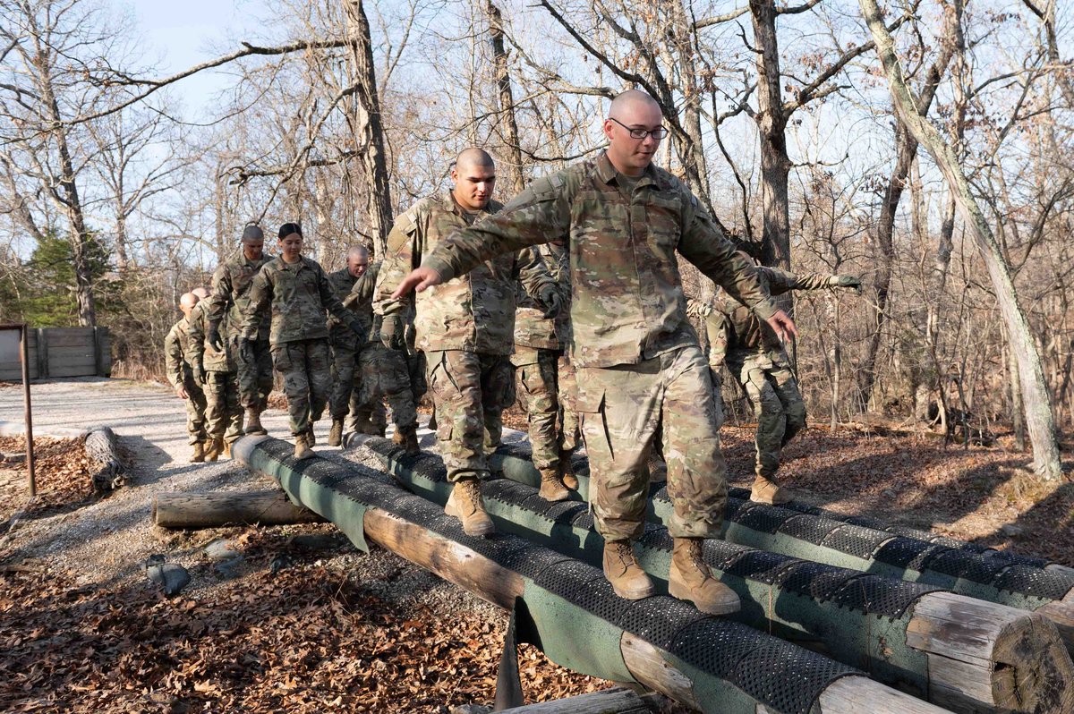 This week's snapshot of training going on at @FortLeonardWood as Trainees with Company B, 1st Battalion, 48th Infantry Regiment, completed the Physical Endurance Course at Training Area 98! #VictoryStartsHere