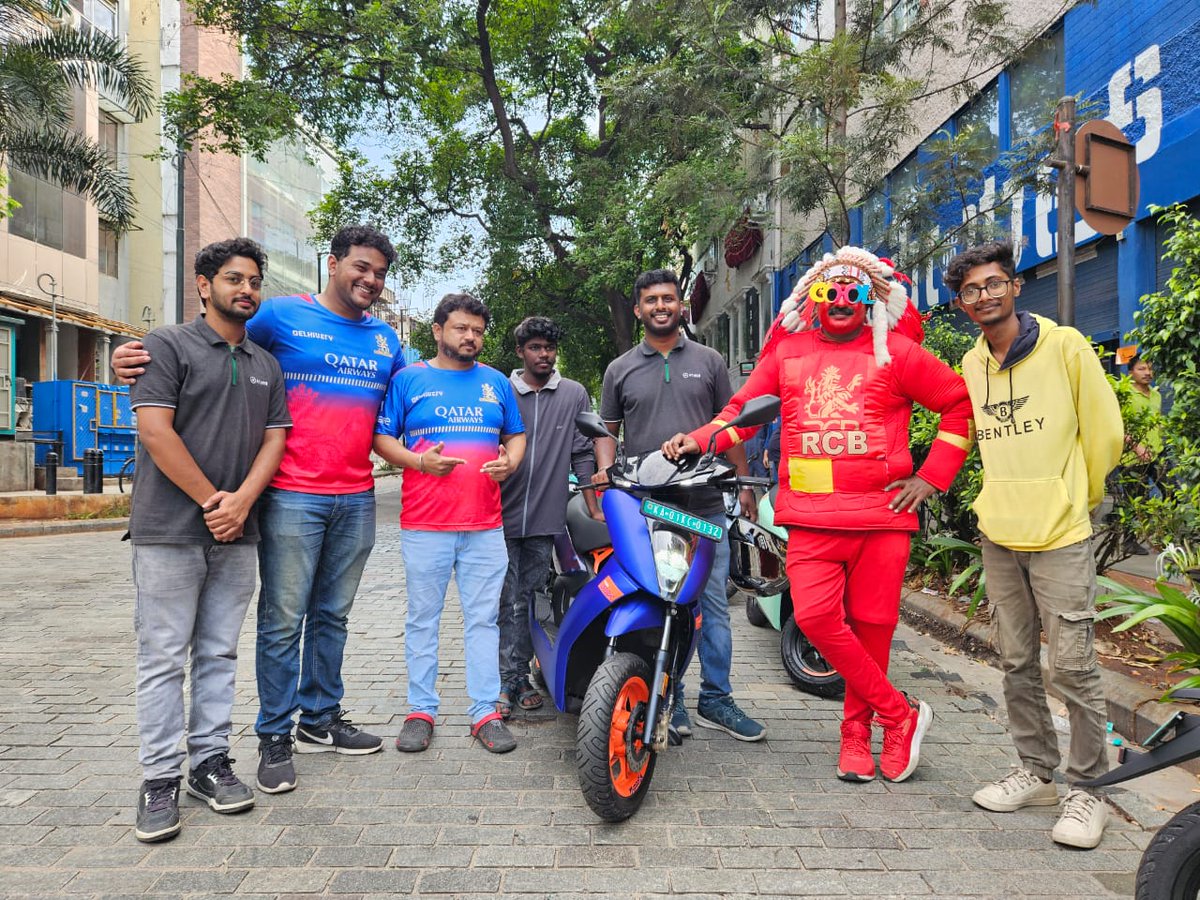 #Cricket is an emotion. So is riding ⚡️ #Shoutout to the #Ather Bengaluru community and our retail partner, BIA Ventures, who took to the streets this morning in support of our local team 🏏 Thanks @BIGFMBangalore for organising the ride! #Ather450Apex #Ather450X