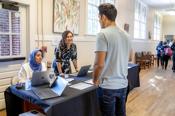 .@TMobile's Welcome.US initiative provides essential communication services to refugees. Learn more here:t-mobile.com/responsibility… #SponsoredContent