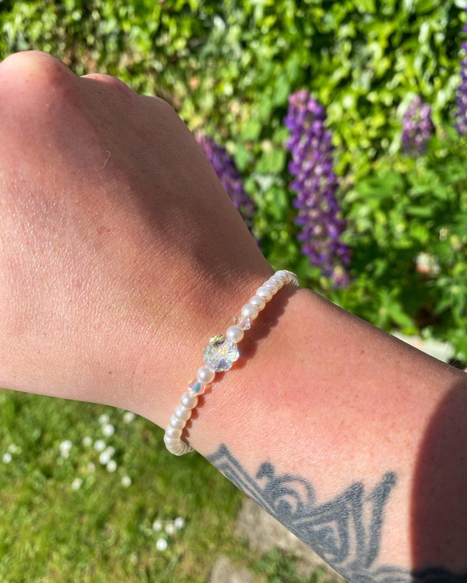 NEW ‘A Wee Bit O’Love’ bracelet joining the collection alongside ‘A Wee Bit O’Luck’ & ‘Wee Star’.
£38 each. 
Finished with our signature branded square. 🫶🏻💎🏴󠁧󠁢󠁳󠁣󠁴󠁿
#sbs #shopindie #scottishbusiness #caithness #scottishhighlands