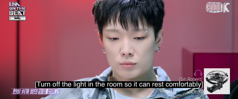 สต.คิดว่าประโยคนี้ตีความได้ว่าคนพูดรู้สึกผิดกับตัวเองอาจจะด้วยทำงานหนักหรืออะไรก็ตาม ในบริบทบ๊อบบี้จากที่เล่าน่าจะทำงานหนักมากพอมองเห็นเงาที่กระทบแสงเลยอยากขอโทษที่ต้องมาคอยอยู่กับตัวเองตลอดเวลาแต่ไม่ได้ดูแลเค้าให้ดี ในเพลงมีต่อคือลุกไปปิดไฟให้เงาหายไปจะได้พักผ่อนบ้าง 🥹