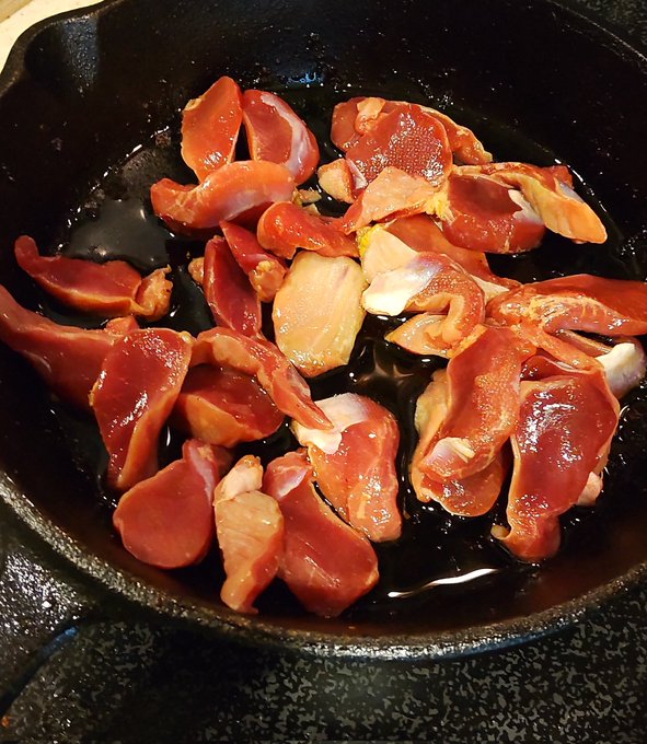 鉄スキレットの、真の力が目覚める……( ˇωˇ )
#ハーフプライスすなぎも 