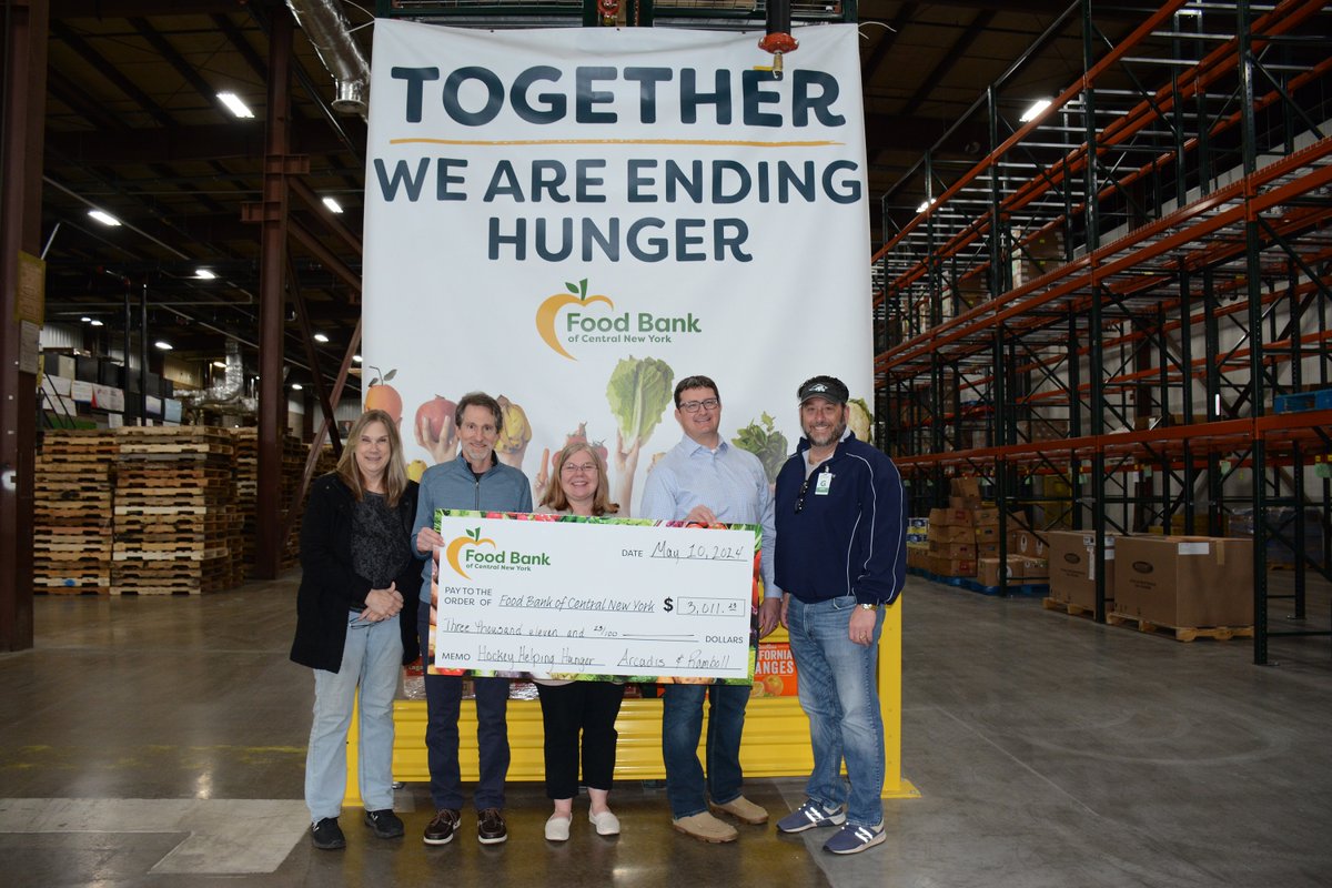Our friends at @ramboll and @ArcadisGlobal are proving that we're #BetterTogether! 🤝 Last month, both teams met on the ice for #HockeyHelpingHunger, a fundraiser supporting the Food Bank. Over 100 pounds of food and a total of $3,011 was collected for our neighbors in need! 🥰