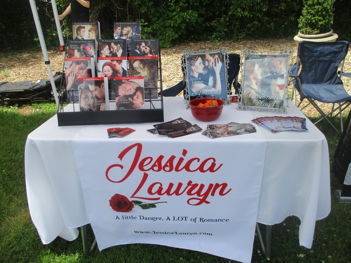 Happy #Saturday #writerslift! I'd love to connect with more #writers & #readers!  Post your links below and find your next great read! 🌹

#ShamelessSelfpromoSaturday #links #BookBoost #blogs #bloggers #books

jessicalauryn.com/jessicas-books/

DS = #FREE/ DP2 = $1.99/ DP3, DA = #99Cents