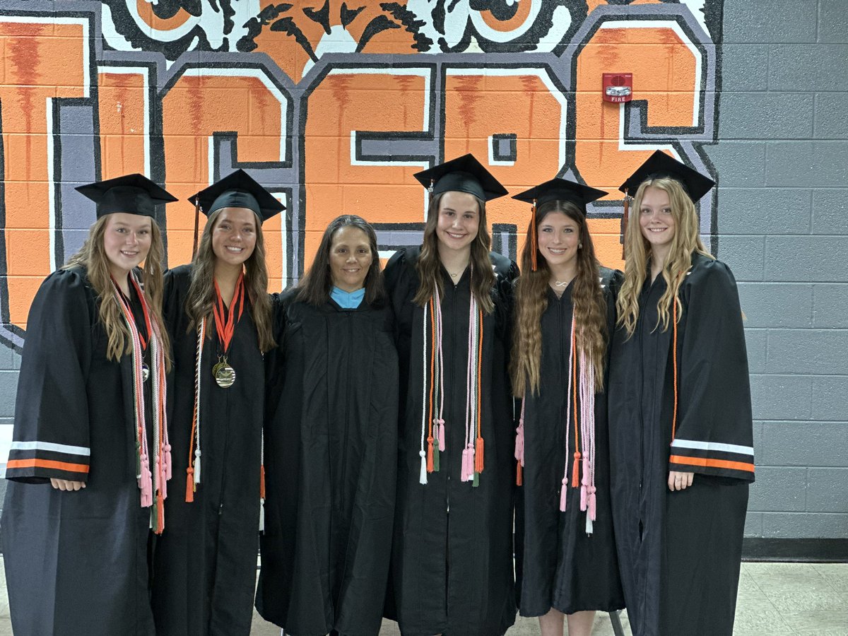 meigs_co's tweet photo. Congratulations to the 2024 Meigs Cty graduates.  We wish you well as you write the next chapter of your journey.  To Kylee, Mattie, Sierra, Ruthie and Julia-  thank you for your leadership, hard work and determination to further develop our program.  You’re always welcomed!#TFL https://t.co/3vivazFGUv