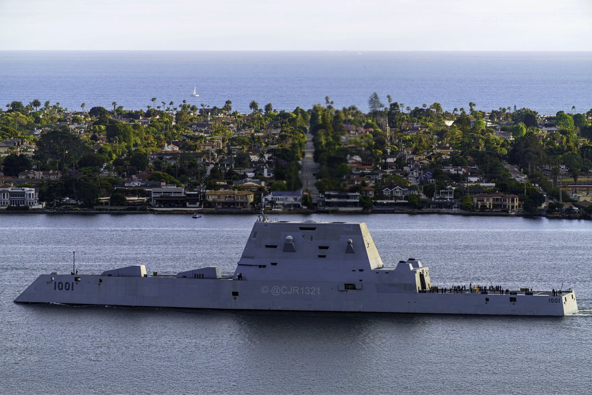 USS Michael Monsoor (DDG 1001) Zumwalt-class guided missile destroyer coming into San Diego - May 17, 2024 #ussmichaelmonsoor #ddg1001

SRC: TW-@cjr1321