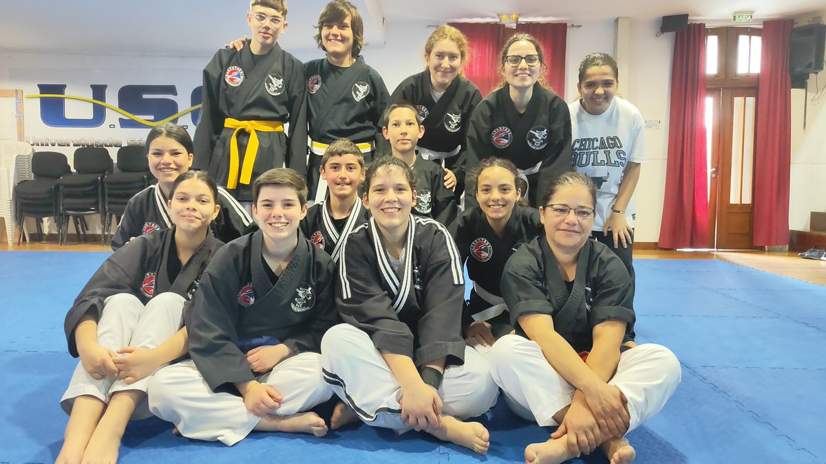 Treino do Sábado de manhã!
Heuk Choo 🦅 
#artesmarciais #gondomar #saocosme #worldmartialarts #masterjosedo #mastercho #hapkido #taekwondo #defesapessoal