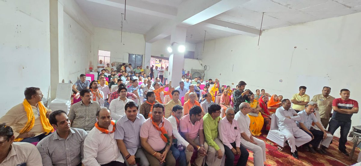 बदरपुर विधानसभा के पहले 60 फुटा रोड, मोलड़बन्द विस्तार में दक्षिणी दिल्ली लोकसभा क्षेत्र से भारतीय जनता पार्टी के उम्मीदवार रामवीर सिंह बिधूड़ी के समर्थन में 'सम्मान समारोह का' आयोजन किया गया। समारोह में उपस्थित सभी क्षेत्रवासियों ने बदरपुर में दुनिया के सबसे बड़े इको पार्क,