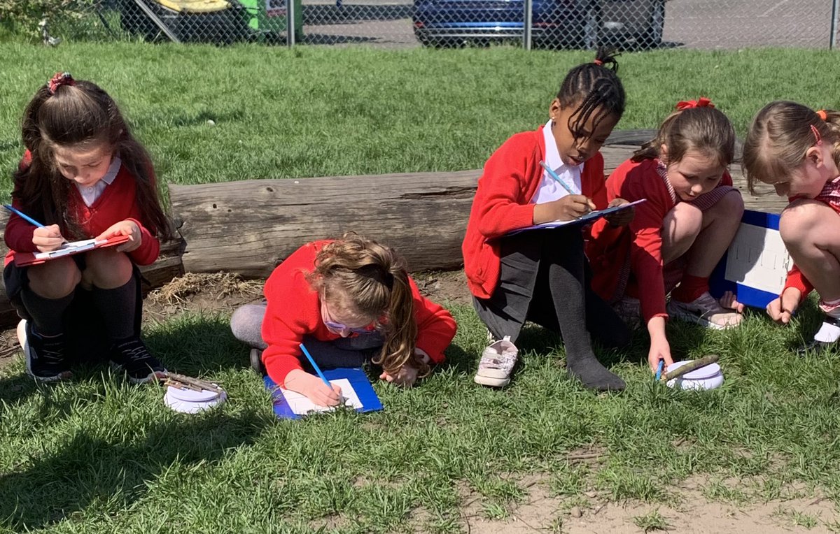Room 3 are very excited about measuring! We took advantage of the fantastic weather to measure ‘mass’ outside. Ask us what unit we use when measuring ‘mass’. #successfullearners. 😁⚖️🌳☀️
