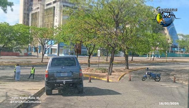 #PulsoRegional #Bolivar #18Mayo #UltimaHora #Video En desarrollo... 8:39 A.M. Conductores del municipio Caroní se han visto obligados a tomar vías alternas a la avenida Las Américas debido al cierre de la misma por un evento ciclístico poco promocionado. Vía: @KarlaAvilaCom
