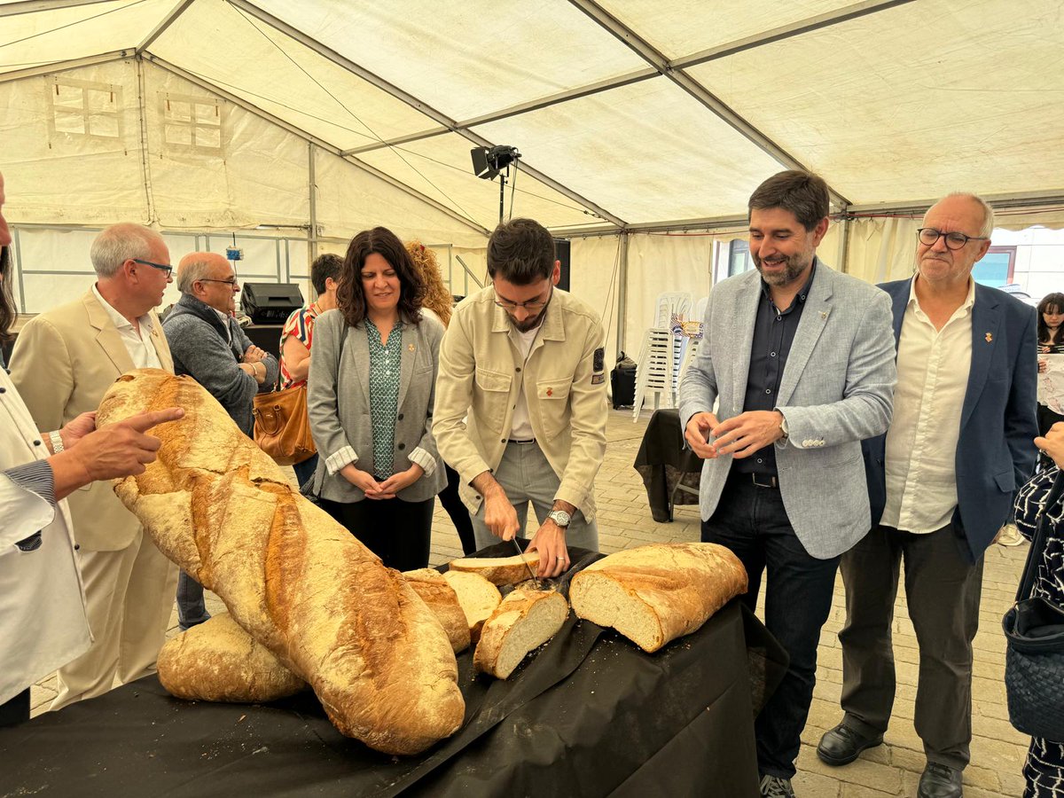 📢 @oscarciutadilla participa en la inauguració de la 1a Fira del Pa i el Cereal de Cervera, dins el marc de la 78a edició de la Fira de Sant Isidre de la mateixa capital de la Segarra. #laforçadelsmunicipis 👉t.ly/cgyOF