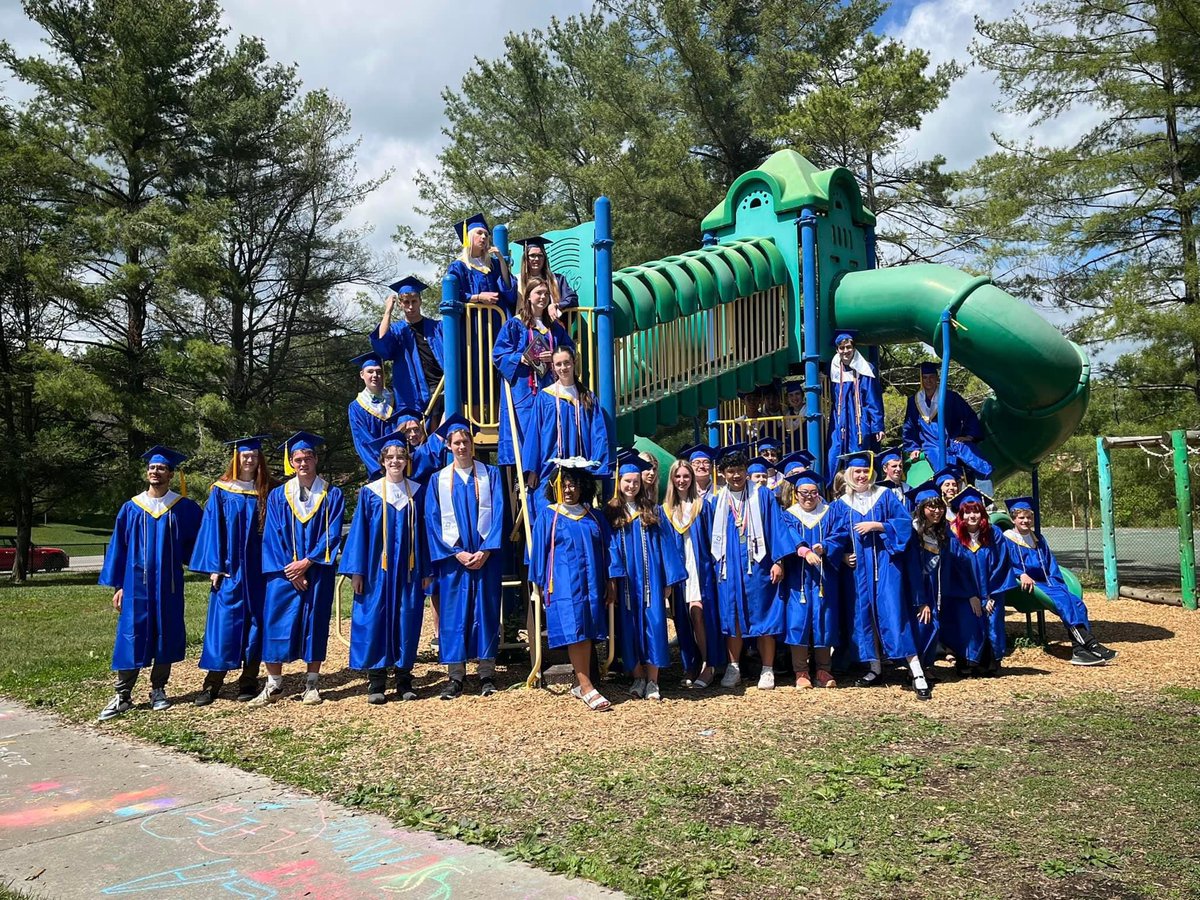 Congratulations to all of our Beeks Bears alumni. Thank you for coming to visit! We are so proud of you all! 🐻🥳🎉🎓