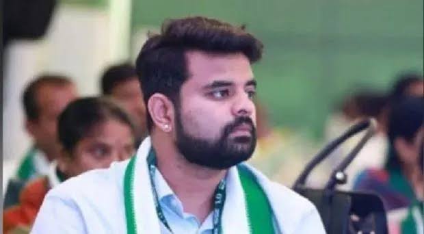 Arrest Warrant issued against JDS MP and NDA candidate from Hassan Loksabha Seat Prajwal Revanna.. SIT had approached the court for an arrest warrant.