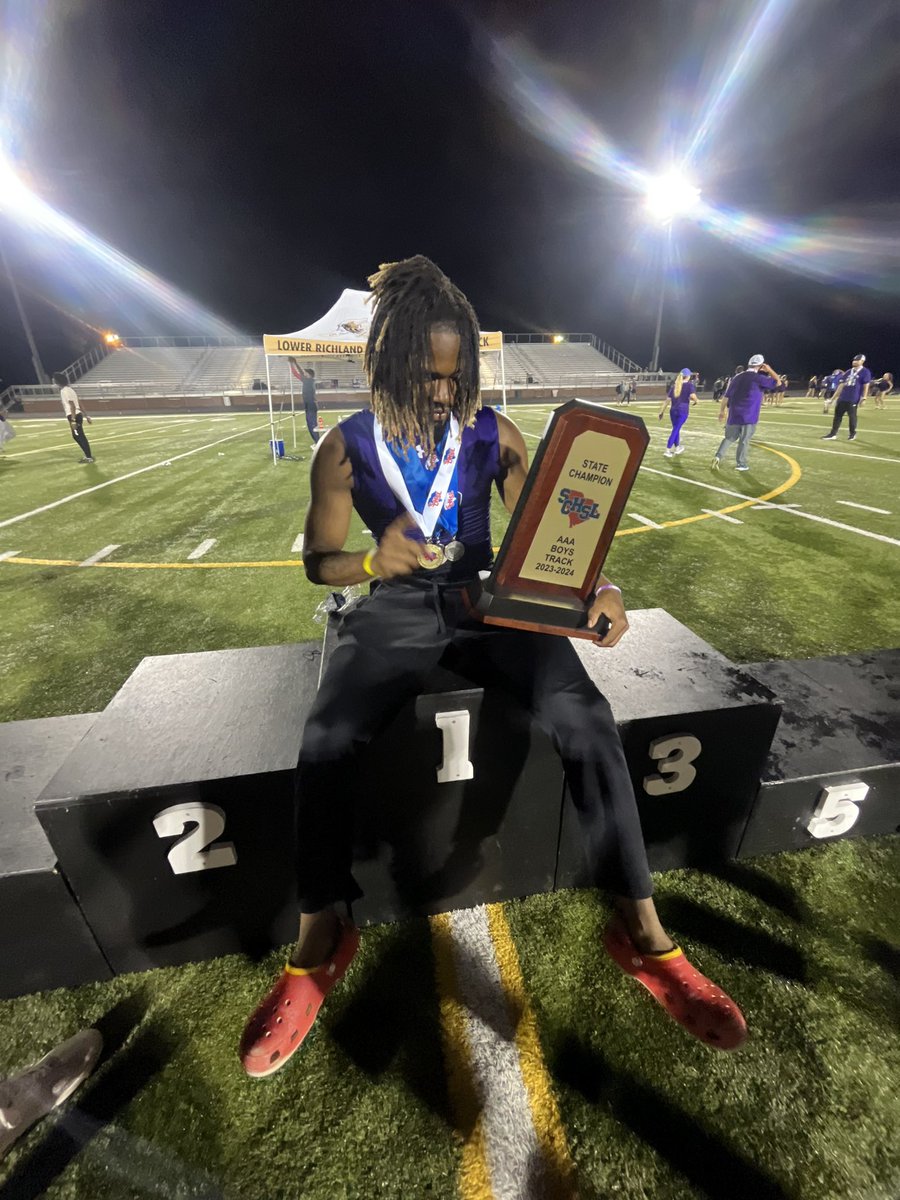 coreysteed9's tweet photo. 1x State Champion!!!! 💍💍💍 

Amazing way to end my junior season! I want to thank god first and my coach’s, friends, and family that supported me through this season❤️ Hoping to repeat next year✝️

@coachbendig @RyanMcCauley41 @PSIronHorseFB @PSHS_Principal @DanMinkin1 https://t.co/1lUozHKhUB