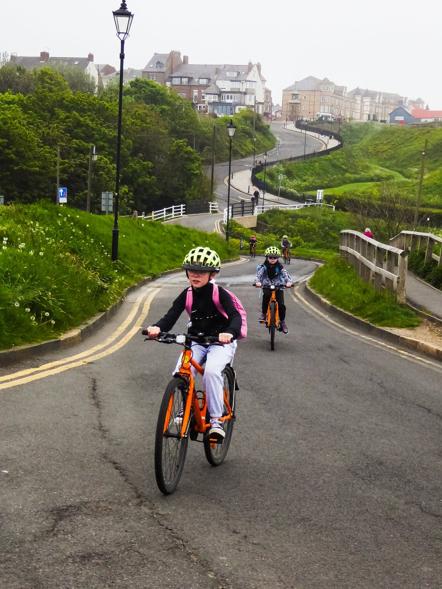 Thursdays adventure with @CpsYear4 starts with group 6 heading out on the new section of cycleway before hitting a hilly challenge @CPS_Primary @NTCouncilTeam #sunrisecycleway #betteronbikes