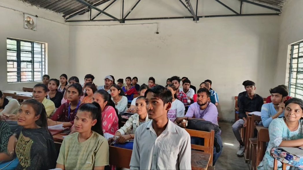 आगामी लोकसभा चुनाव में शत-प्रतिशत मतदान सुनिश्चित करने हेतु अभाविप द्वारा चलाए जा रहे 'लोकमत परिष्कार अभियान' के अंतर्गत आज अभाविप रोहिणी विभाग के कार्यकर्ताओं के द्वारा स्वामी श्रद्धानंद कॉलेज में इग्नू के विद्यार्थियों के बीच मतदाता जागरूकता के विषय में जानकारी साझा की गई।