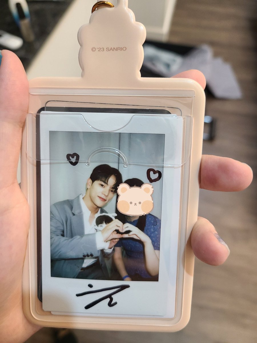 Here's a picture of me and Woojin, but I barely remember it…🫠🫠