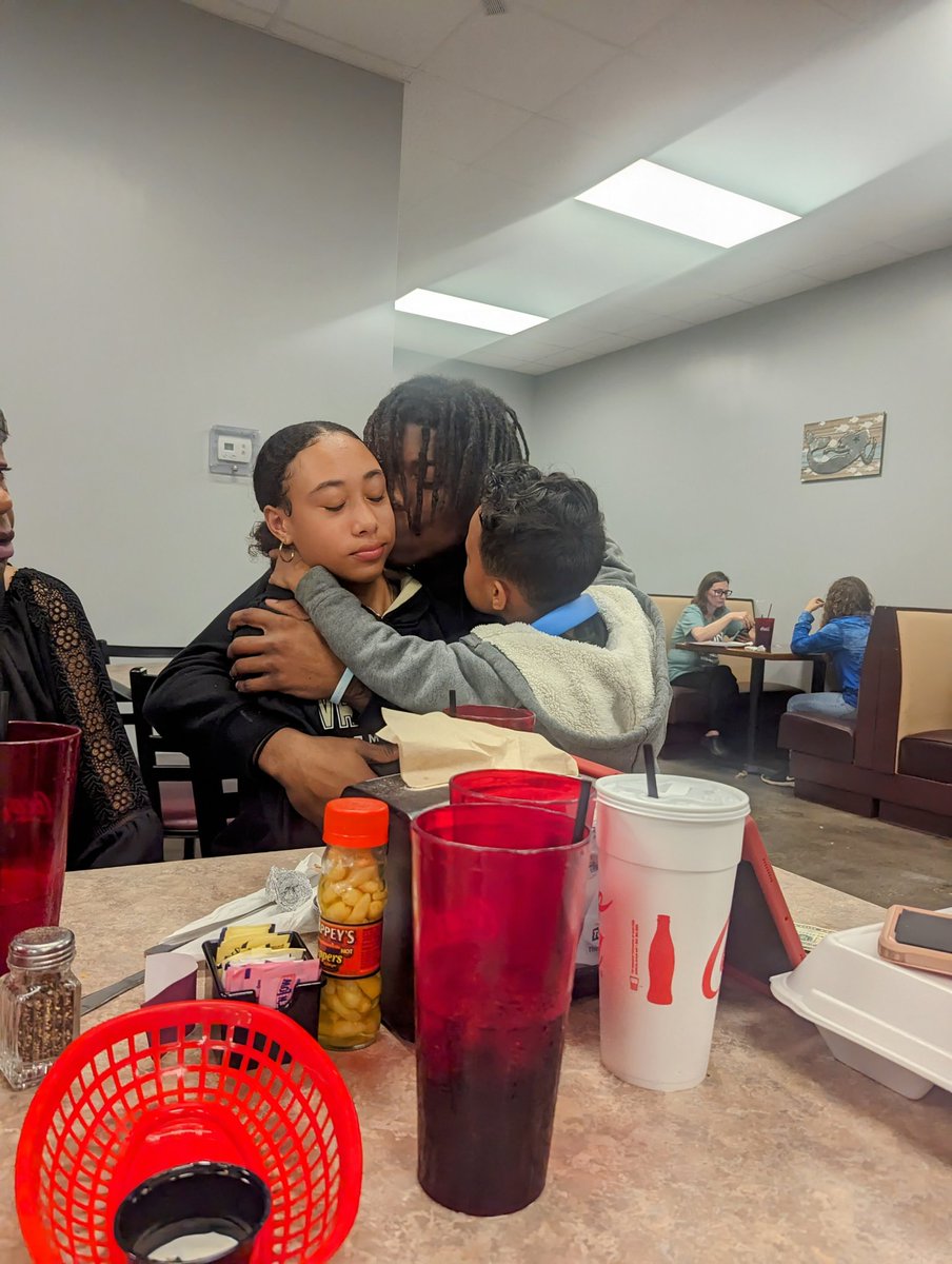 William Johnson (@bwilly19johnson) on Twitter photo 🩸 I live & I'll die bout dis right here (FAMILY) glad to have u home <a href="/KamreanJ/">Kamrean Johnson</a> & they are too🤞🏾🖤 🩸 I live & I'll die bout dis right here (FAMILY) glad to have u home <a href="/KamreanJ/">Kamrean Johnson</a> & they are too🤞🏾🖤