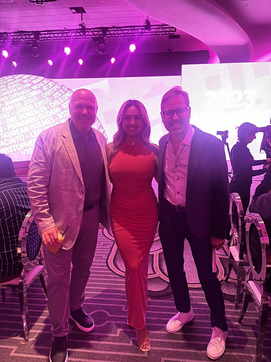 Ashley Macapagal tweet media