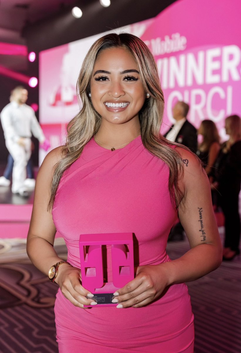 Ashley Macapagal tweet media