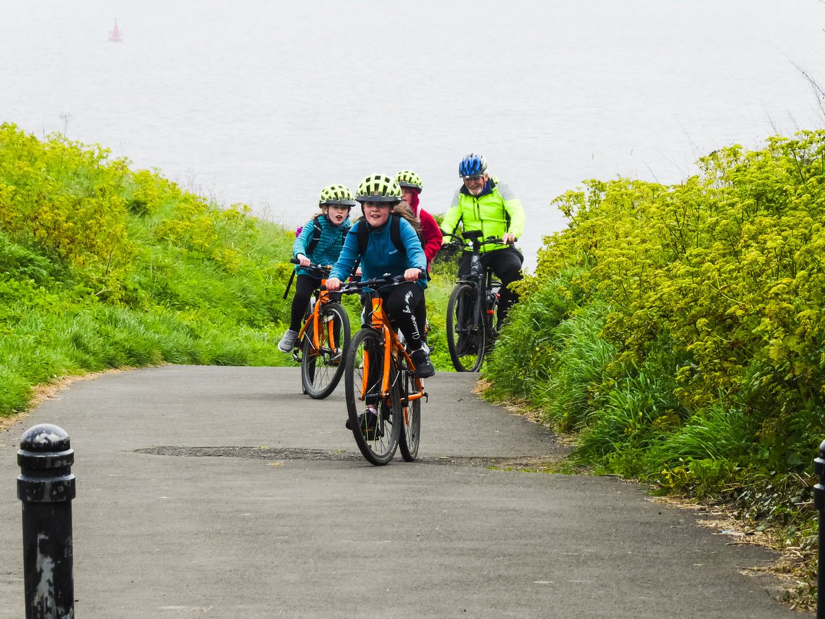 Mr Story joined group 5 for their afternoon ride, less time and fewer climbs but still a decent 8 decent 8 miles of riding @CpsYear4 @CPS_Primary #BetterOnBikes