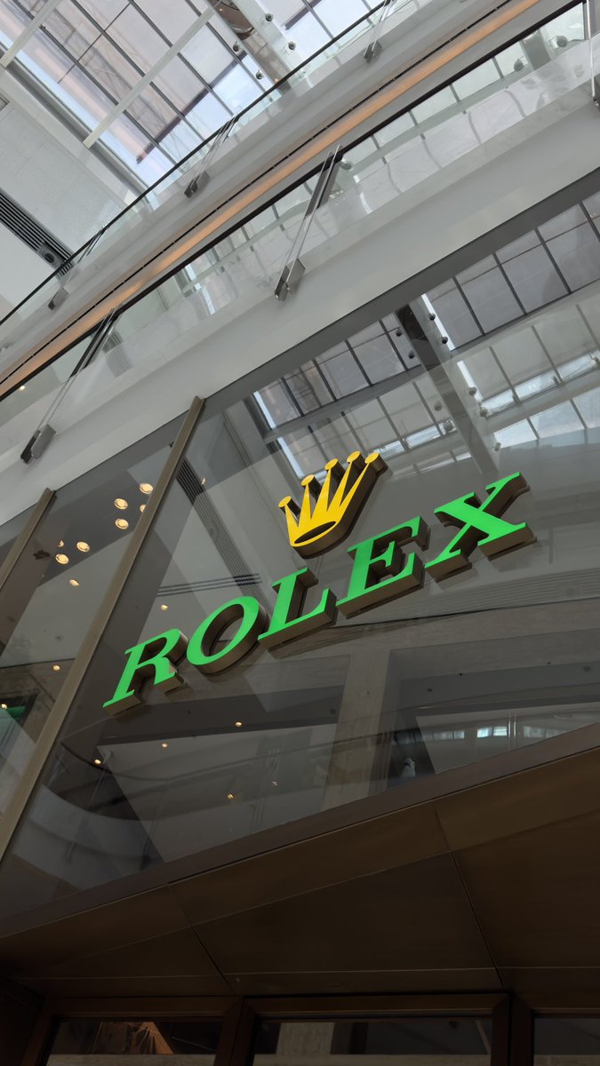I've noticed the growing craze for Rolex watches lately, and I'm looking to buy one. However, the waiting period is excessively long. If anyone has any leads or connections to help me acquire one quickly, please let me know.