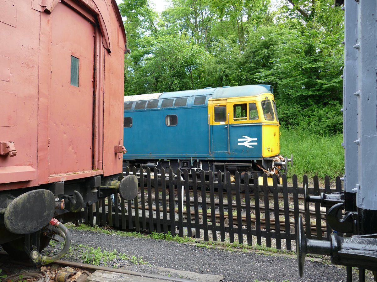 TraceyDagley's tweet photo. @BattlefieldLine lovely day for a visit to a heritage railway I’ve never been to before #Shackerstone https://t.co/k1V8tgJIbX
