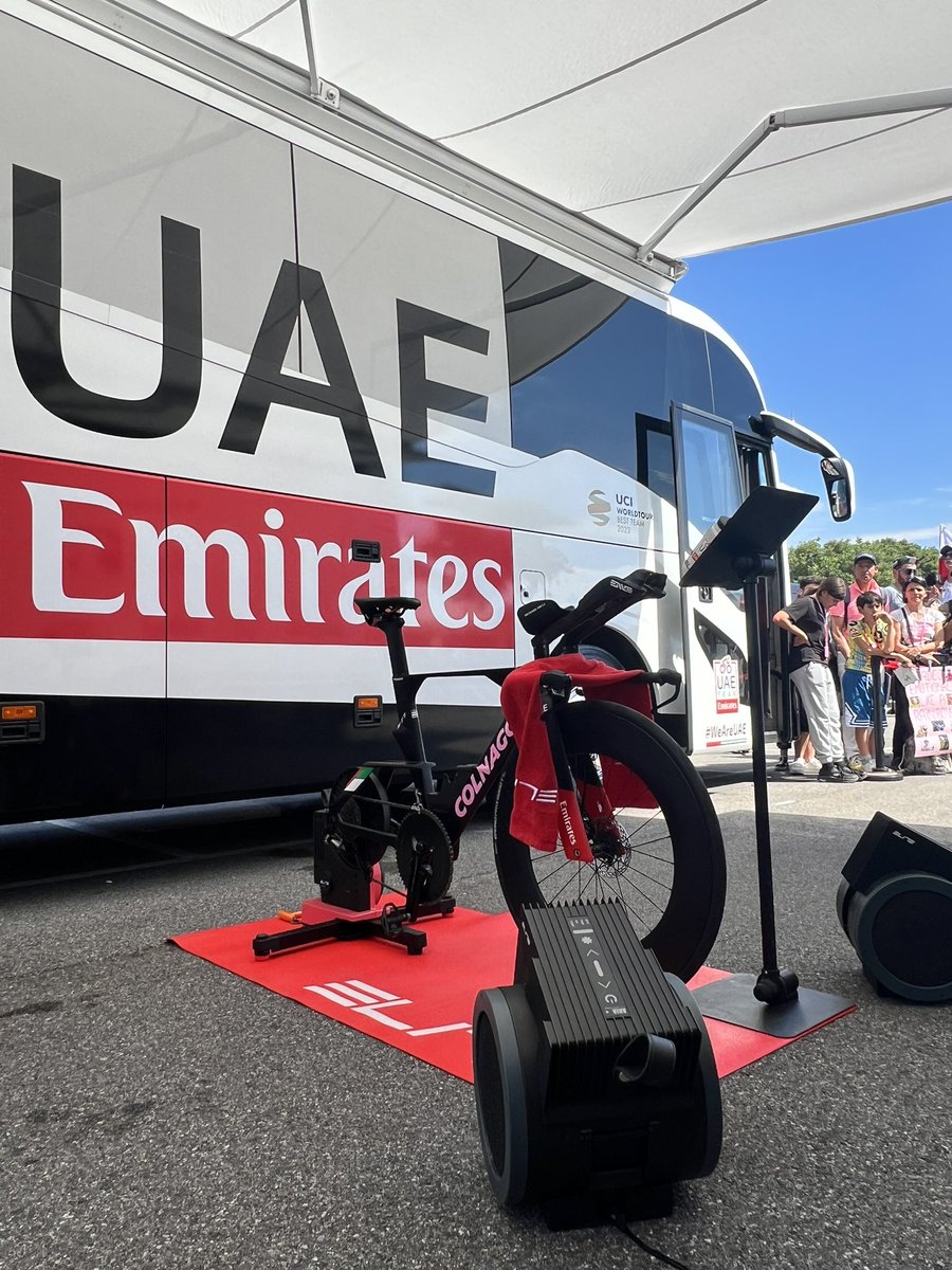 💗The warm up zone is set up👀 #GirodItalia #UAETeamEmirates #WeAreUAE #Giro