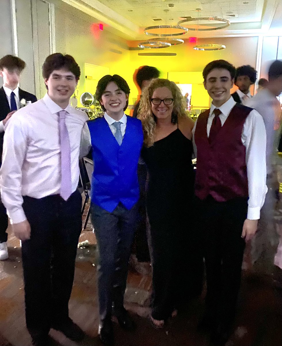 PrincipalCetner's tweet image. The students weren’t the only ones who had fun at the prom! Thanks to all the MHS staff who came out to support the red carpet event and the Prom! #funcrew #weRmarshfield #relationshipsmatter