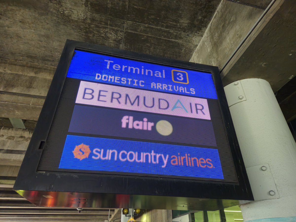Great to see @flybermudair hanging in there tight at Fort Lauderdale Airport

We had a great interview with their CEO moments before their operational launch, published on @airwaysmagazine, don't miss it!
#Miami #BermudAir