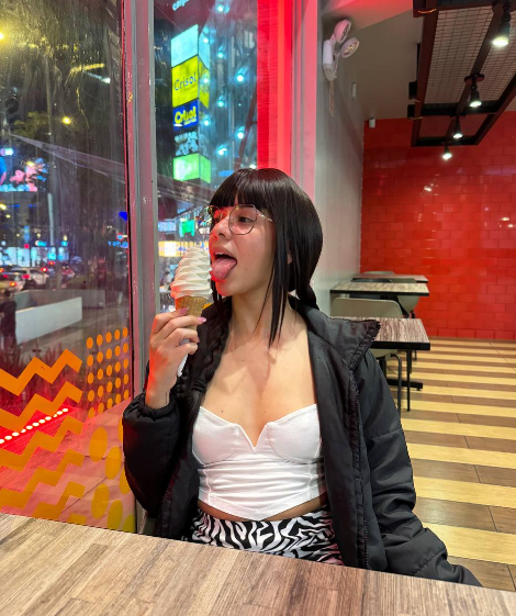 victoriarxl_'s tweet photo. JE T’OFFRE UNE PHOTO COQUINE (NUDE) POUR TOI 🍑🥵

Heyy avec mes copines on lance un concours très speciale .. on vous partage nos nudes 😍🔥🔥

Plus sexy, plus excitantes que la dernière fois 🔥🥵

IL Y AURA 6 GAGNANTS 🥵

Voici mes copines très coquines 🤭 :

@victoriarxl_
@Emma86553504
@ninblair1
@AstridCaprice
@lavraiejenna
@petitemilaa

Comment faire?

1.  Retweet ce post
2. Abonne toi à moi et à toutes mes copines 👆
3. Retweet leurs post épingle sur leur profiles aussi
4. Commente NUDE une fois que c'est fait 🙈

⏳Fin du concours et tirage au sort ce Lundi 20/05 à 23h59 ❤️