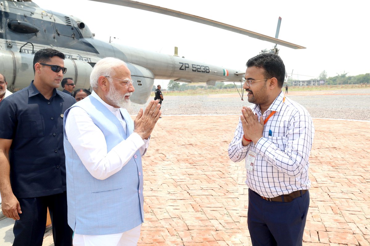 Ravi Kant Mishra (@_ravikantmishra) on Twitter photo Our Great P.M. <a href="/narendramodi/">Narendra Modi</a> Welcoming at Fatehpur by <a href="/_RaviKantMishra/">Ravi Kant Mishra</a>
#bjp <a href="/BJP4UP/">BJP Uttar Pradesh</a> <a href="/BJP4India/">BJP</a> Our Great P.M. <a href="/narendramodi/">Narendra Modi</a> Welcoming at Fatehpur by <a href="/_RaviKantMishra/">Ravi Kant Mishra</a>
#bjp <a href="/BJP4UP/">BJP Uttar Pradesh</a> <a href="/BJP4India/">BJP</a>