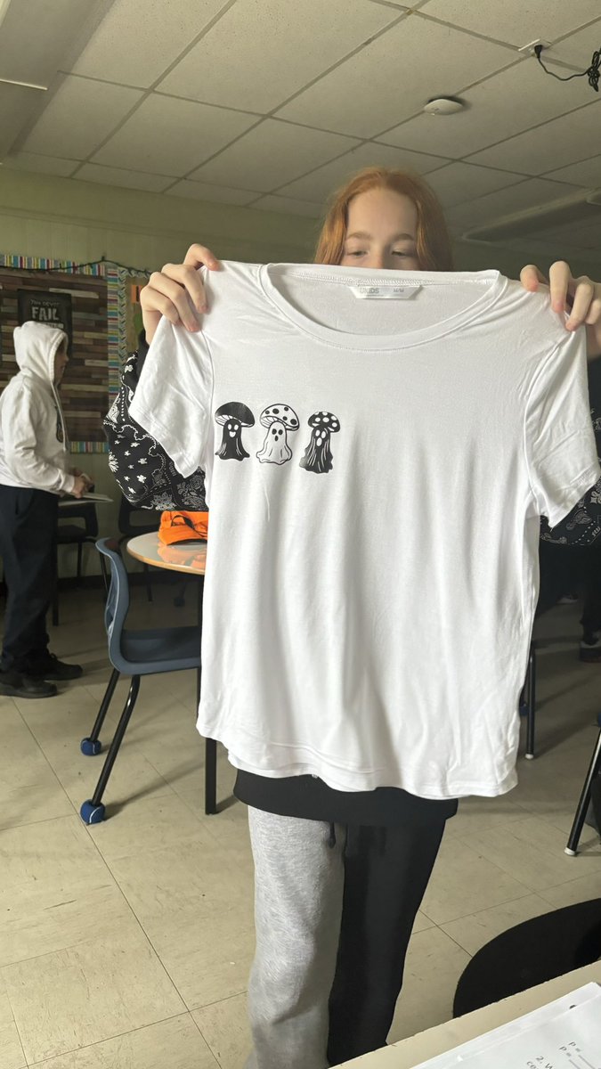 Ellen Brockerville tweet media