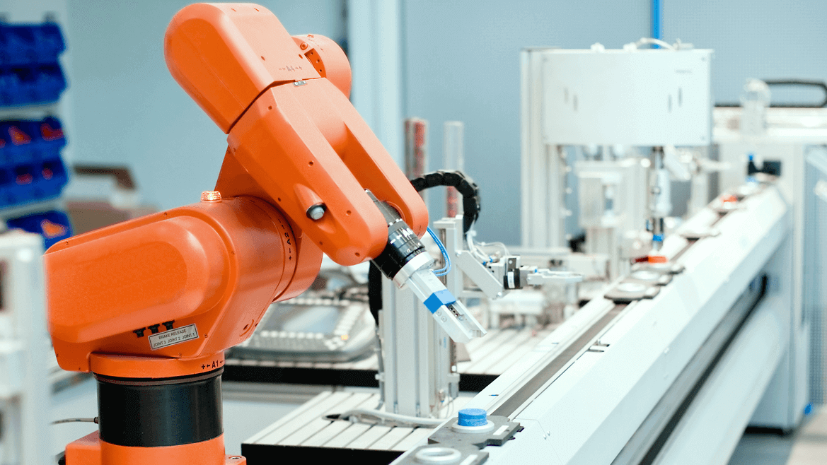 DCEDSecretary's tweet image. Did you know approximately 60% of advanced #manufacturing jobs require less than one year of on-the-job training to enter employment? It’s a great option for young people looking to chart their course to a challenging, well-paying career. #WorkforceInPA  ow.ly/gJsJ50RENGU