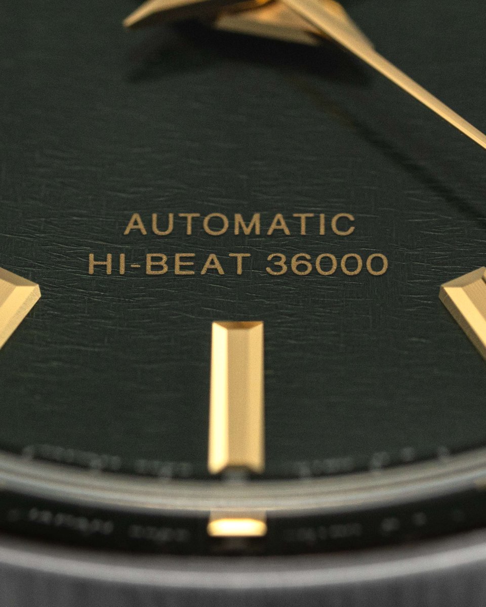 Do you think the green dial on the Grand Seiko SBGH271 evokes a similar visual to the breeze blowing through fresh grass?
.
#greendialwatches #grandseiko #grandseikowatches #luxurywatch #luxurywatches #teddybaldassarre #watchcollector #watchaddict #wristwatch #wristwatches