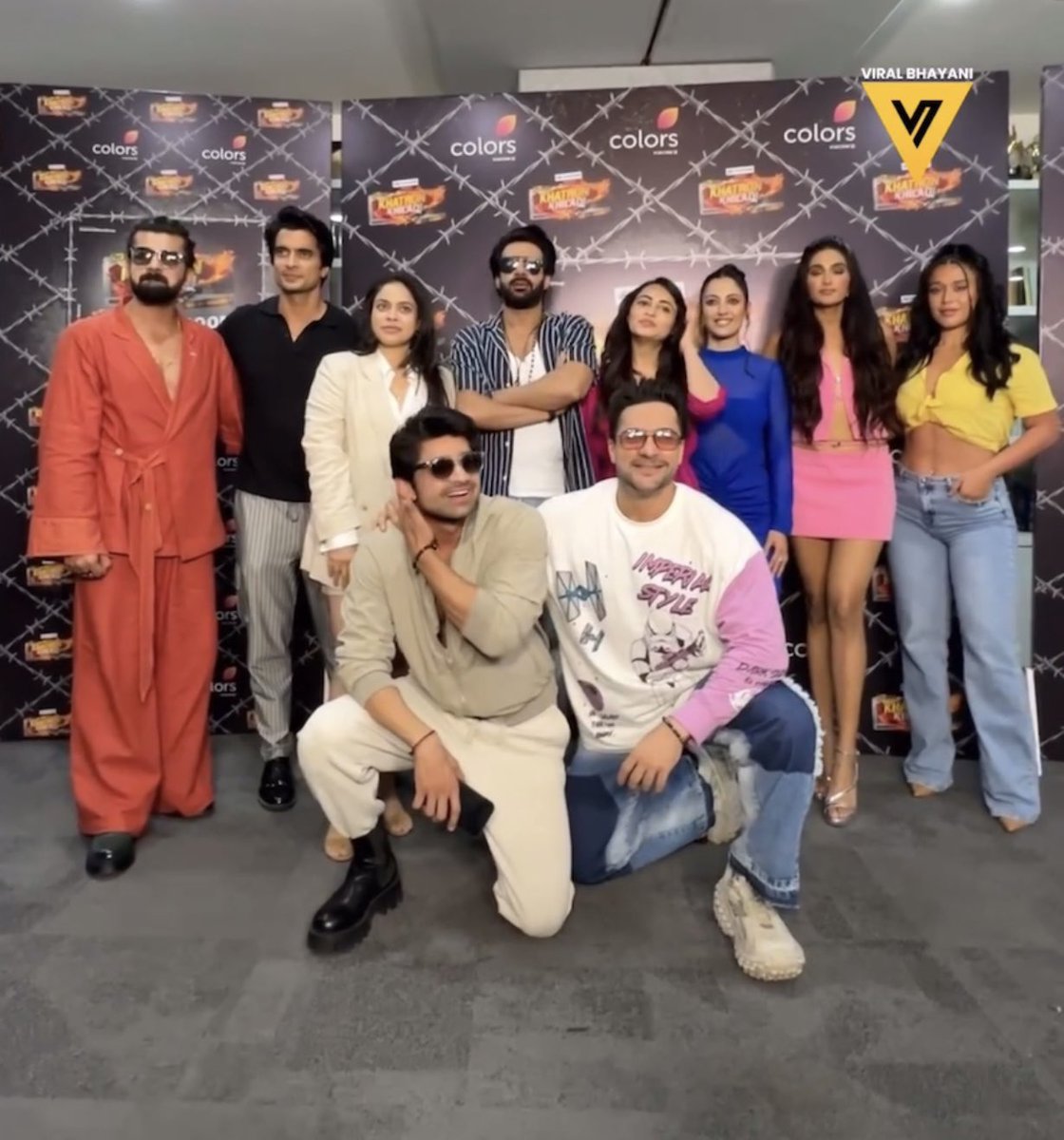 Finally the team of #KhatronKeKhiladi14 in one frame! 🔥🔥🔥 @Gashmeer with your never giving up attitude, u are gonna overcome all your fears! Wait n watch people! Good Luck to our favorite actor #GashmeerMahajani n to the whole team of #KKK14! #GashmeerInKKK14 #Gashmeerians