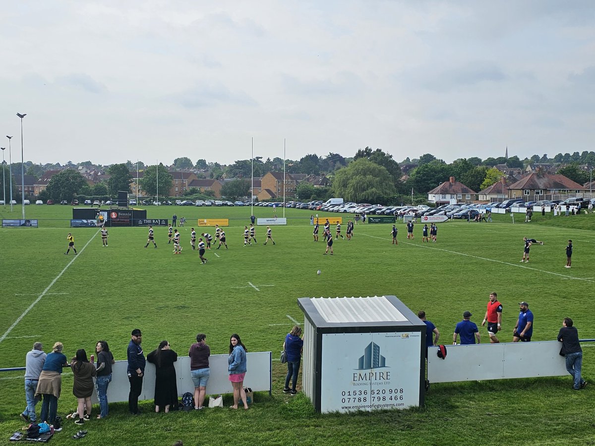 The media team is at Kettering RFC today for East Midlands vs @OxfordshireRFU. We'll try and provide a couple updates throughout. A familiar face captaining East Midlands today with Mr Rugby himself, Tommy Gray, leading the opposition.