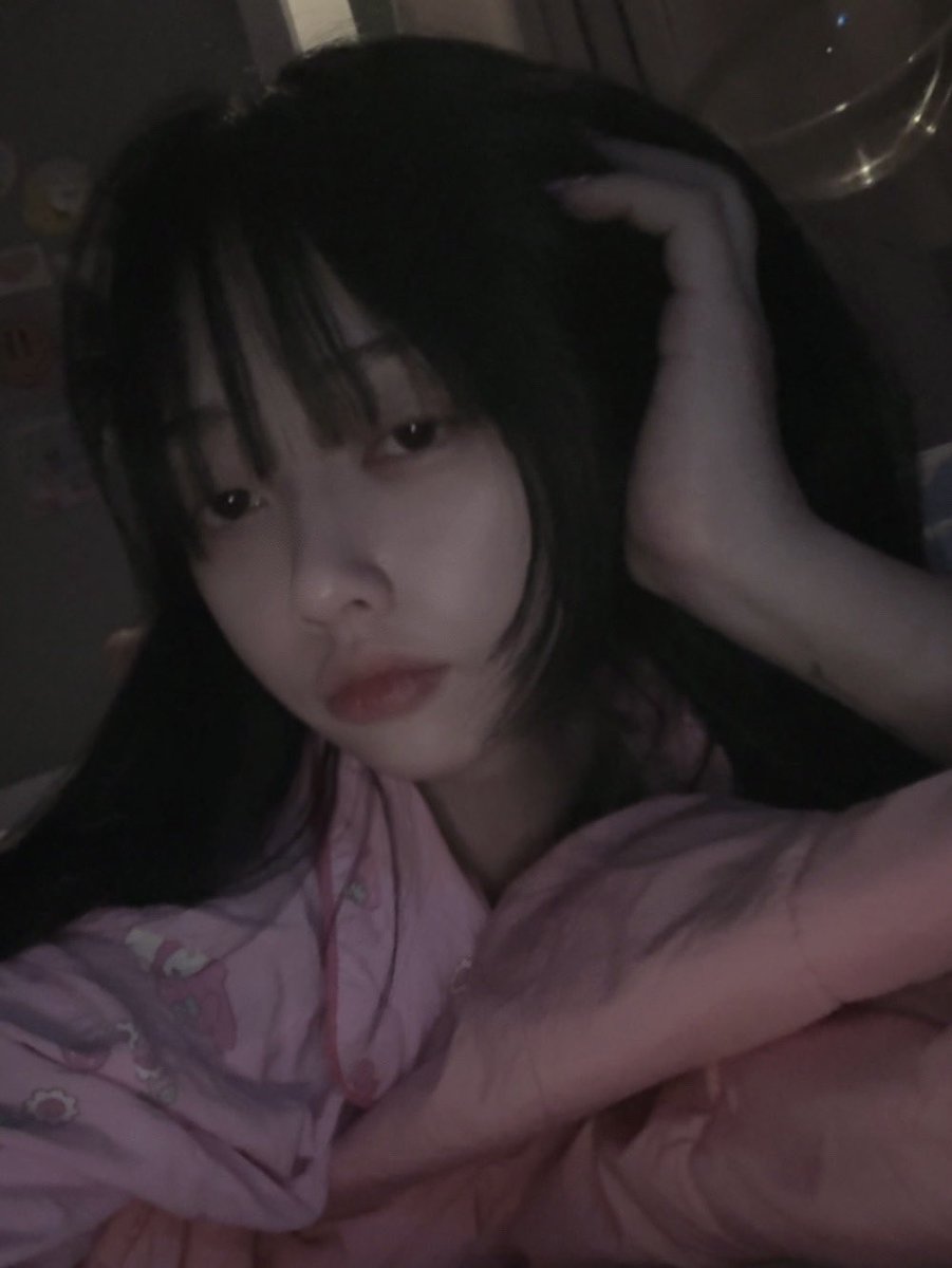bitteob3211V's tweet photo. 난 안잘거지만 모두 쫀밤 #꼬평  #맘눌뎀 https://t.co/RoCECCWHWD
