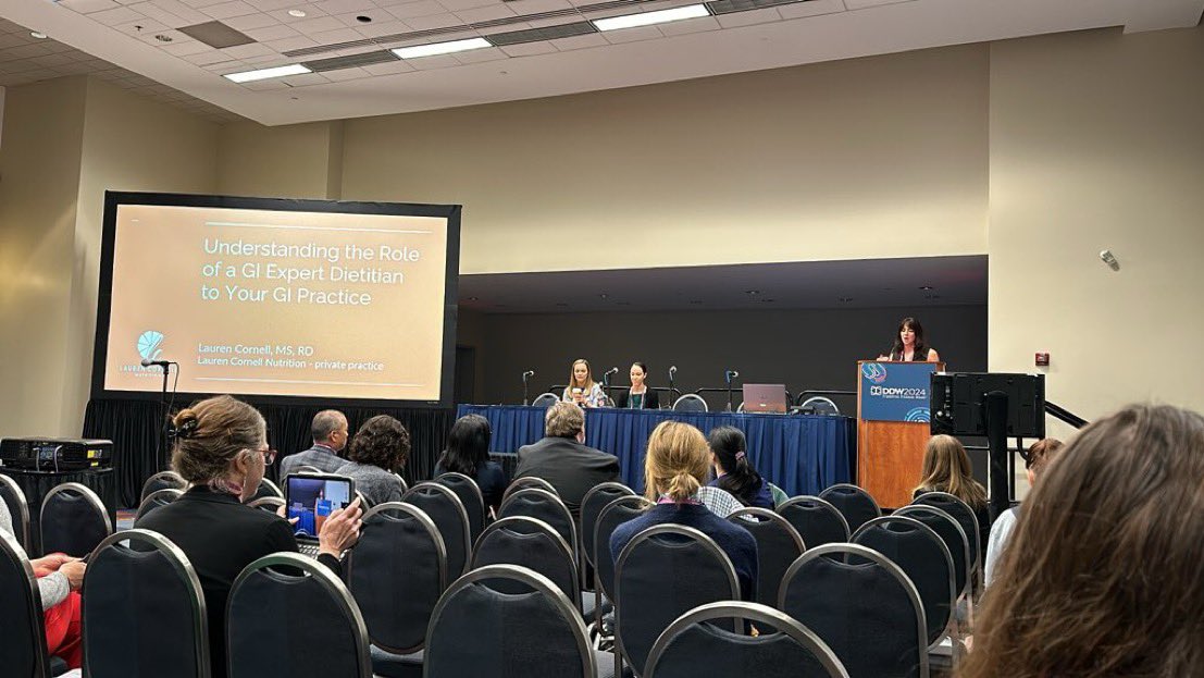 Literally the who’s who of GI dietitians here at #ddw2024. All in one room. The superstars of GI!