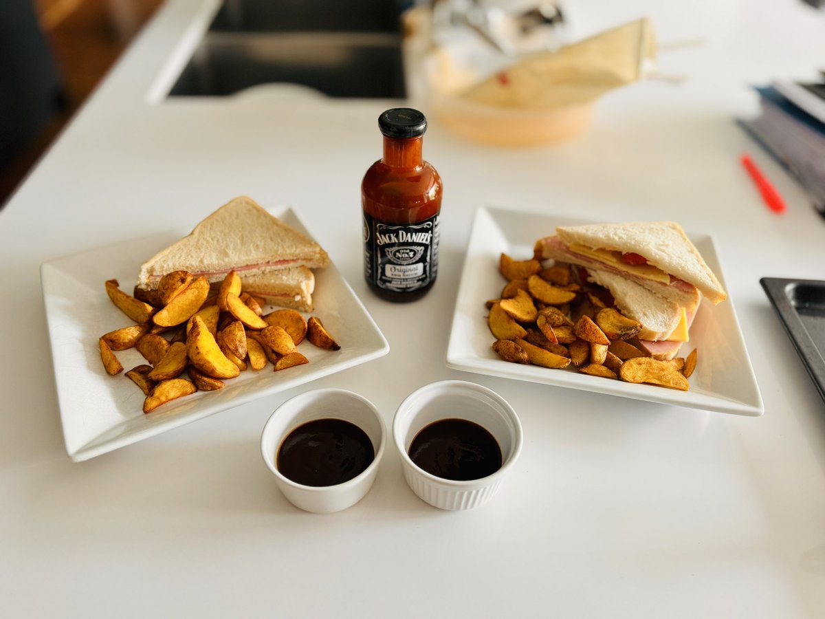 Lunch is served 

 #LunchtimeDelights #FoodieFaves #YummyEats #TastyTreats #LunchInspiration #FoodieAdventures #DeliciousDishes #FoodieFinds #SatisfyingMeals #TasteTheGoodness