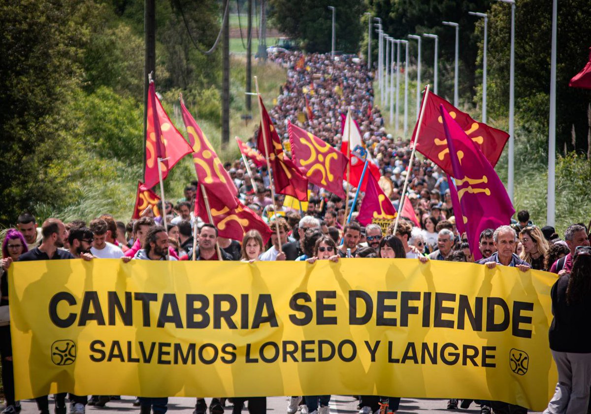 'Un@ no vende la tierra por la que camina su pueblo'.
Loredu, Cantabria, 18/5/2024