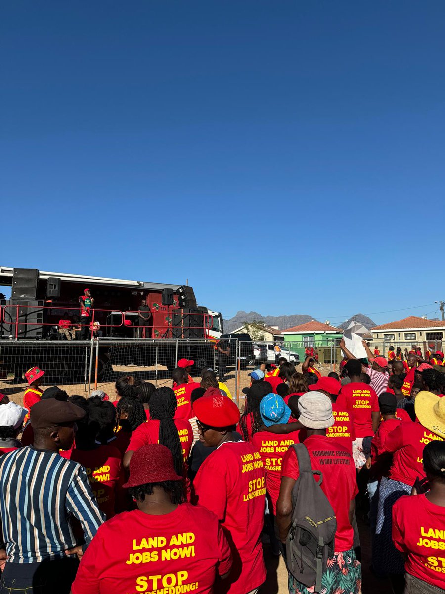Vanmiddag was de academie bij een rally van de Zuid-Afrikaanse politieke partij Economic Freedom Fighters (EFF), waar EFF-partijleider Julius Malema een speech gaf. De partij zal volgens de peilingen ongeveer 12% van de stemmen krijgen.