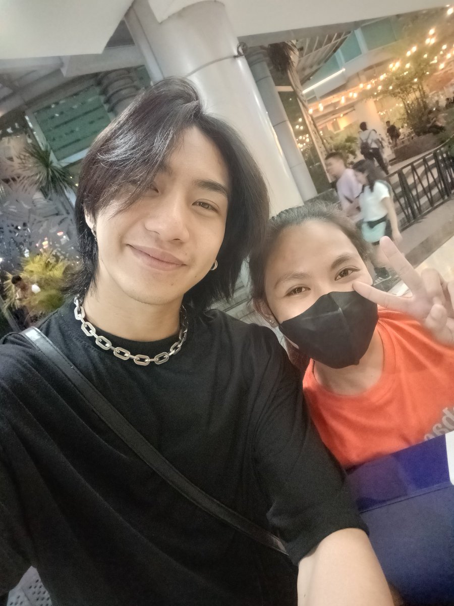 I also saw @1stoneofc_alpha din pala earlier.🥰

D-DAY PAGTATAG FINALE 
@SB19Official #SB19

@1stoneOfficial #1stOne #Q2with1stOne